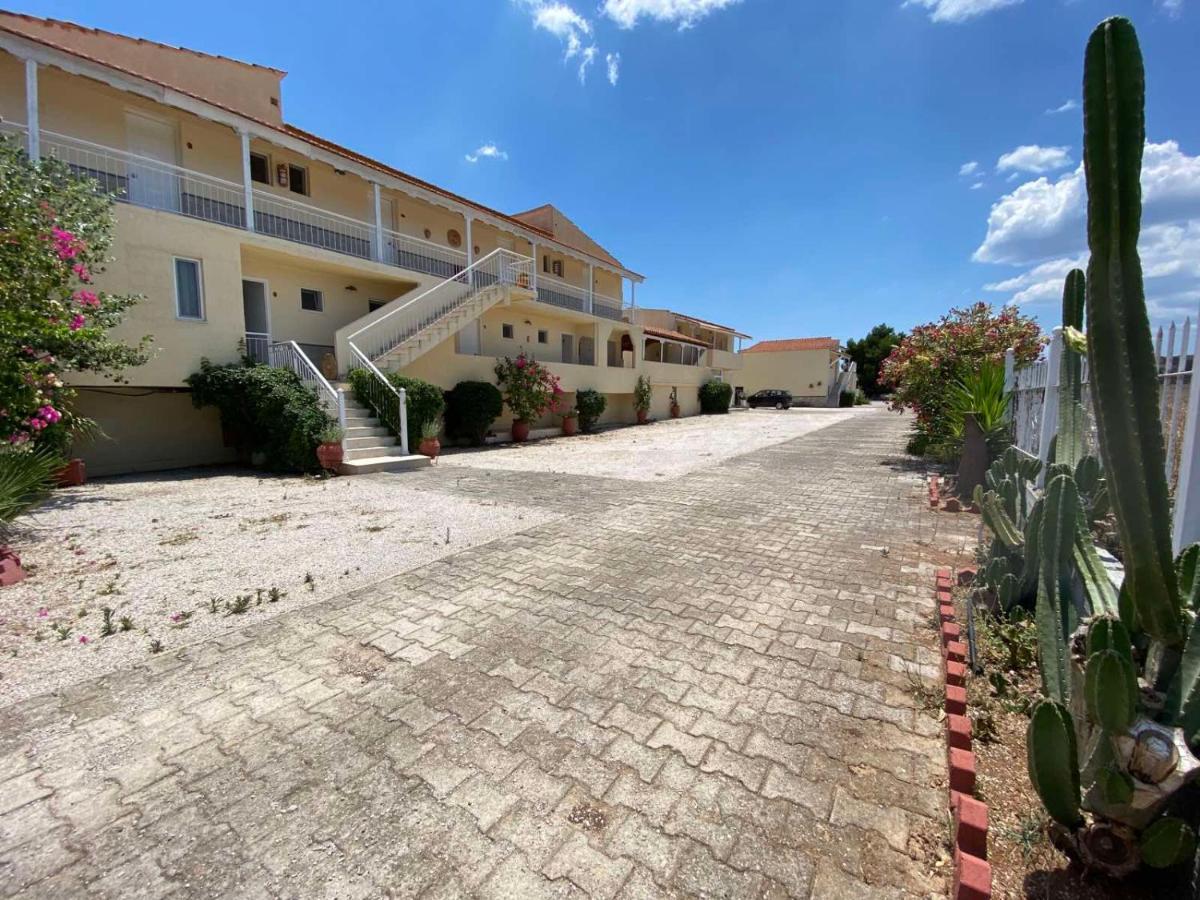 Leonidas Resort إرميوني المظهر الخارجي الصورة